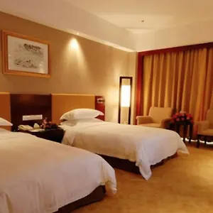 East International Hotel 5*